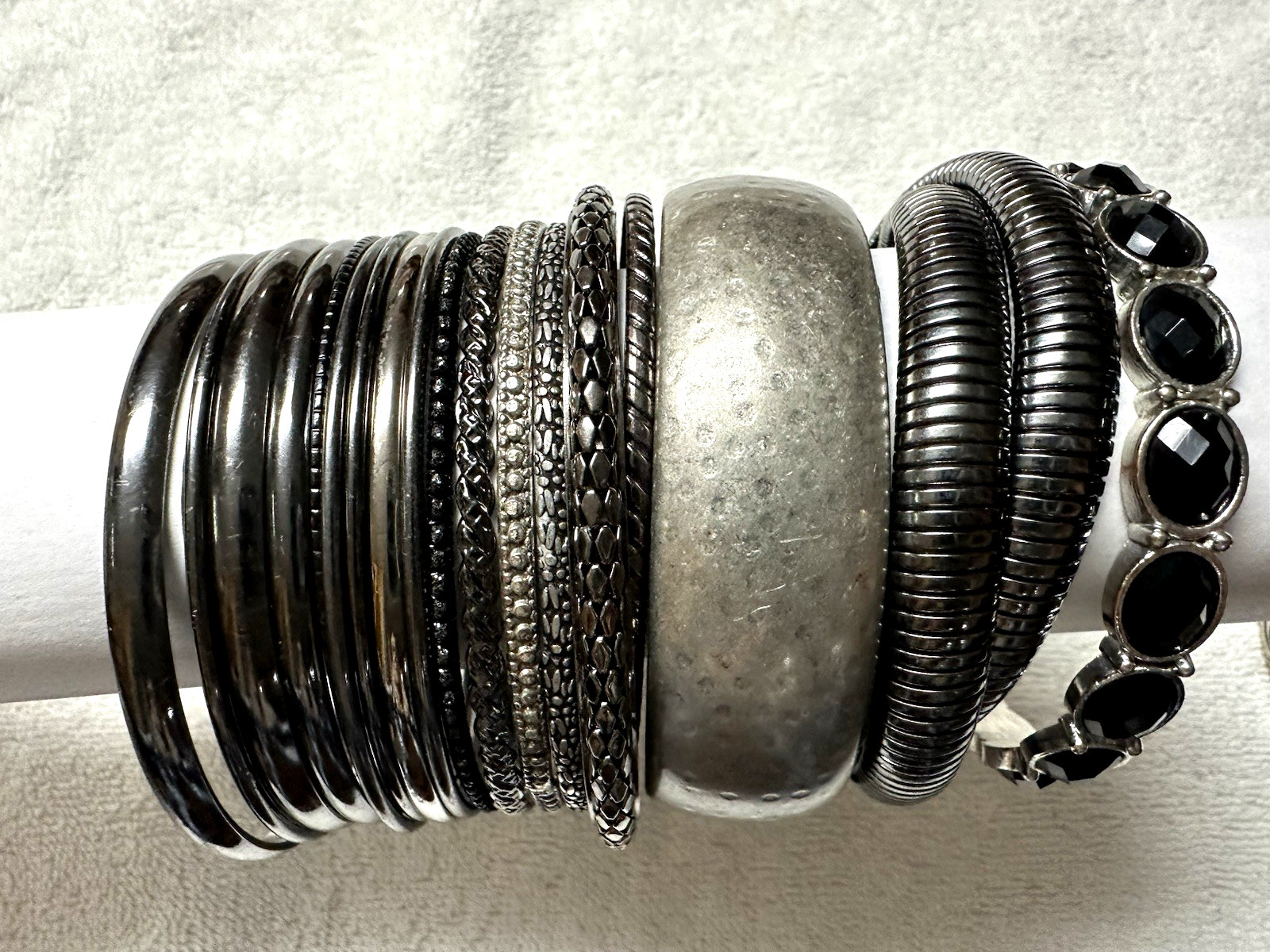 Costume Jewelry Lot 18 Dark Metal Silver Tone Bangle Bracelet b224