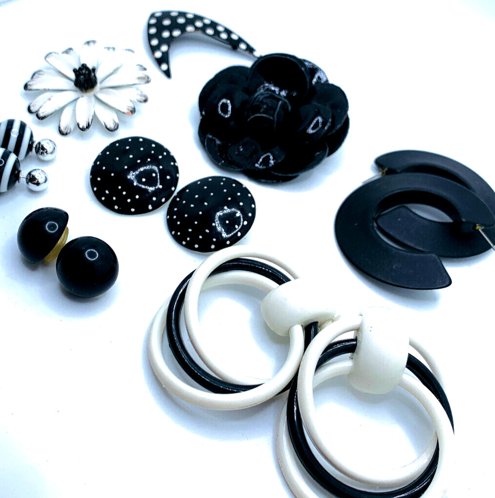 Lot 8 Dramatic 1960s-1980s Plastic Resin Metal Black & White Earrings & Brooches