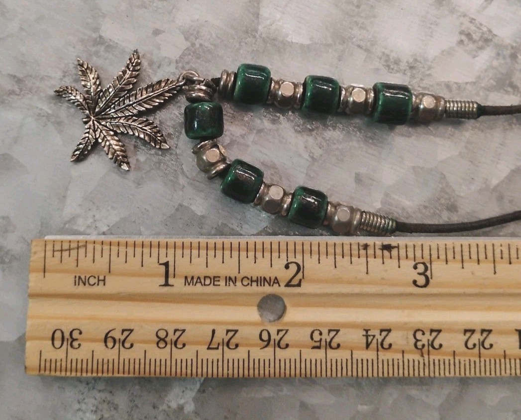 Vtg HEMP/CANNABIS Charm/Pendant Necklace, 20″ Silver Tone, Green Ceramic Beads!
