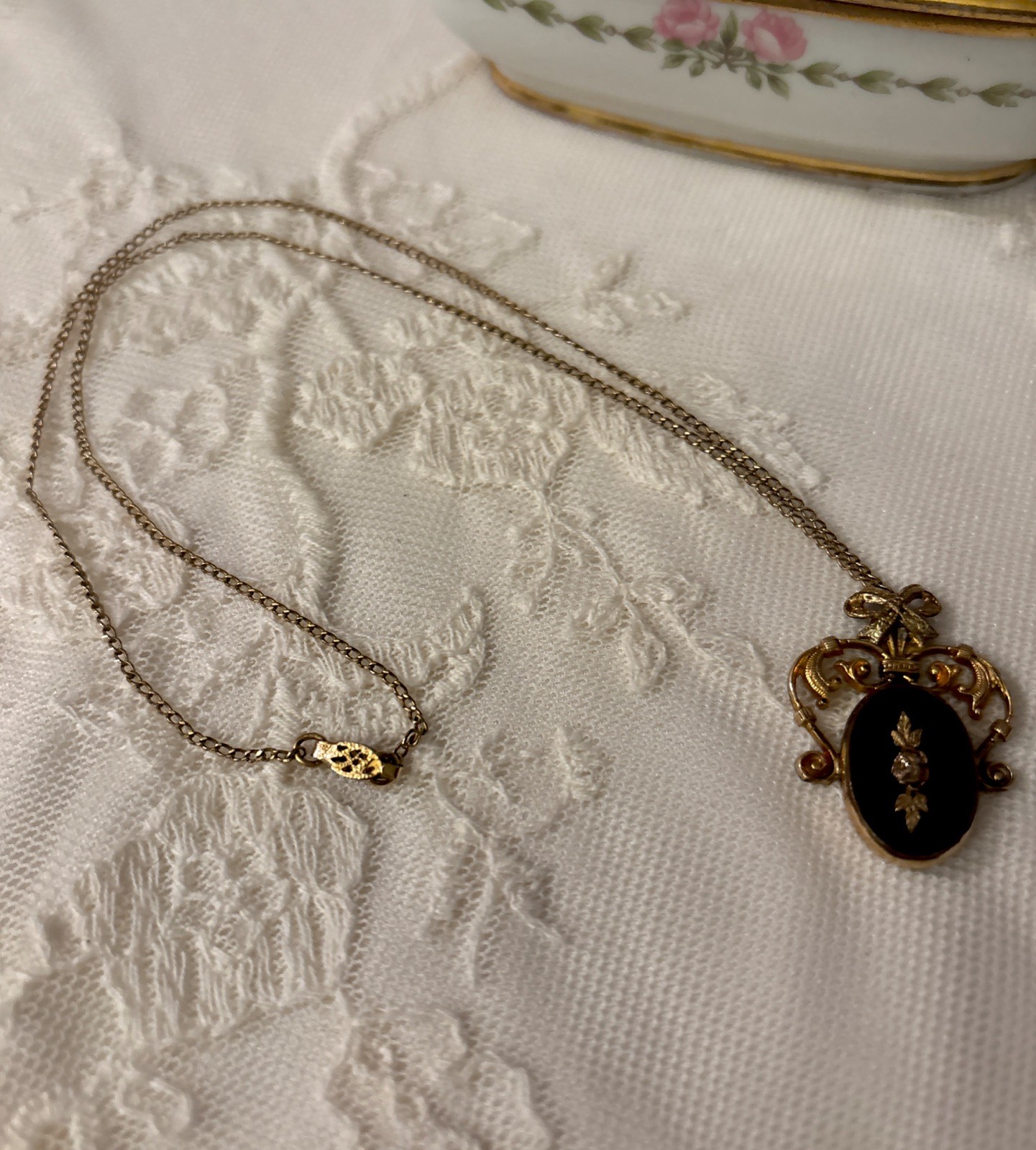 J.J. White Black Onyx And 12k GF Pendant And Chain Necklace-Vintage