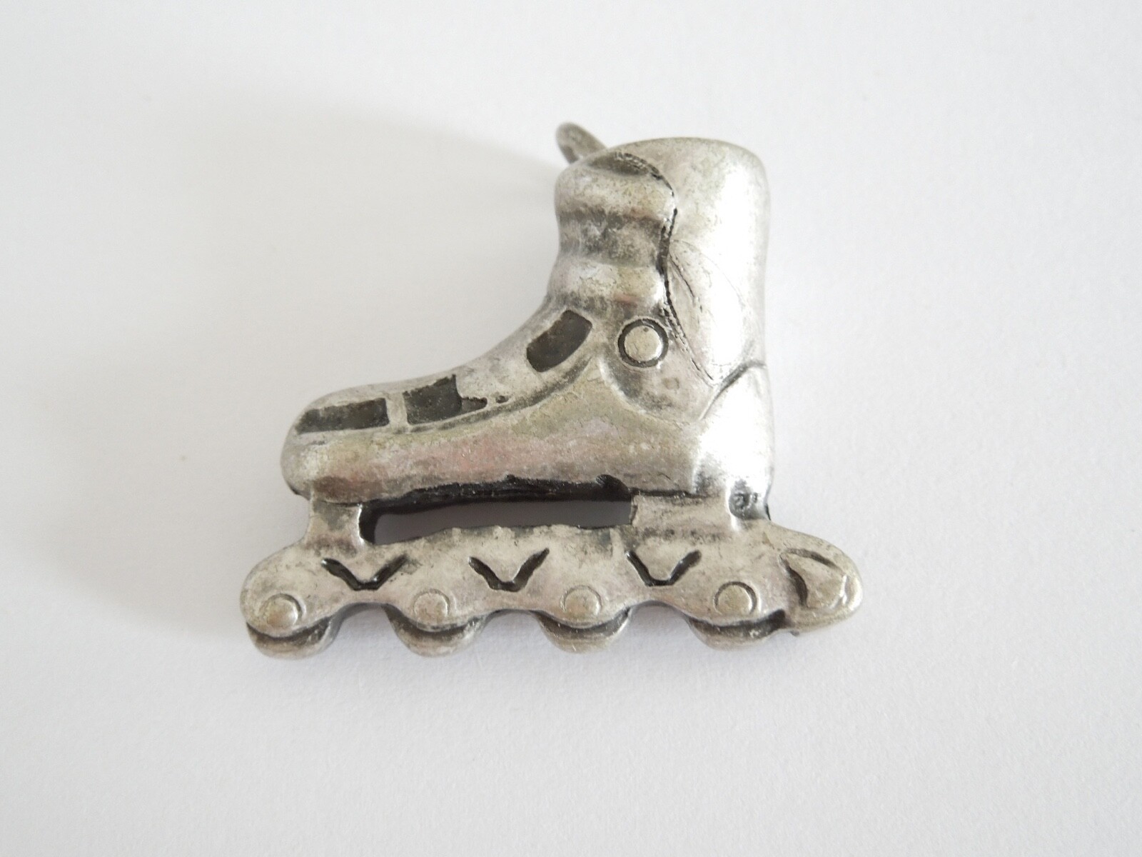 Zinc Pendant? Rollerblade Solid 0.78 Oz/1.34 X 1.34 In