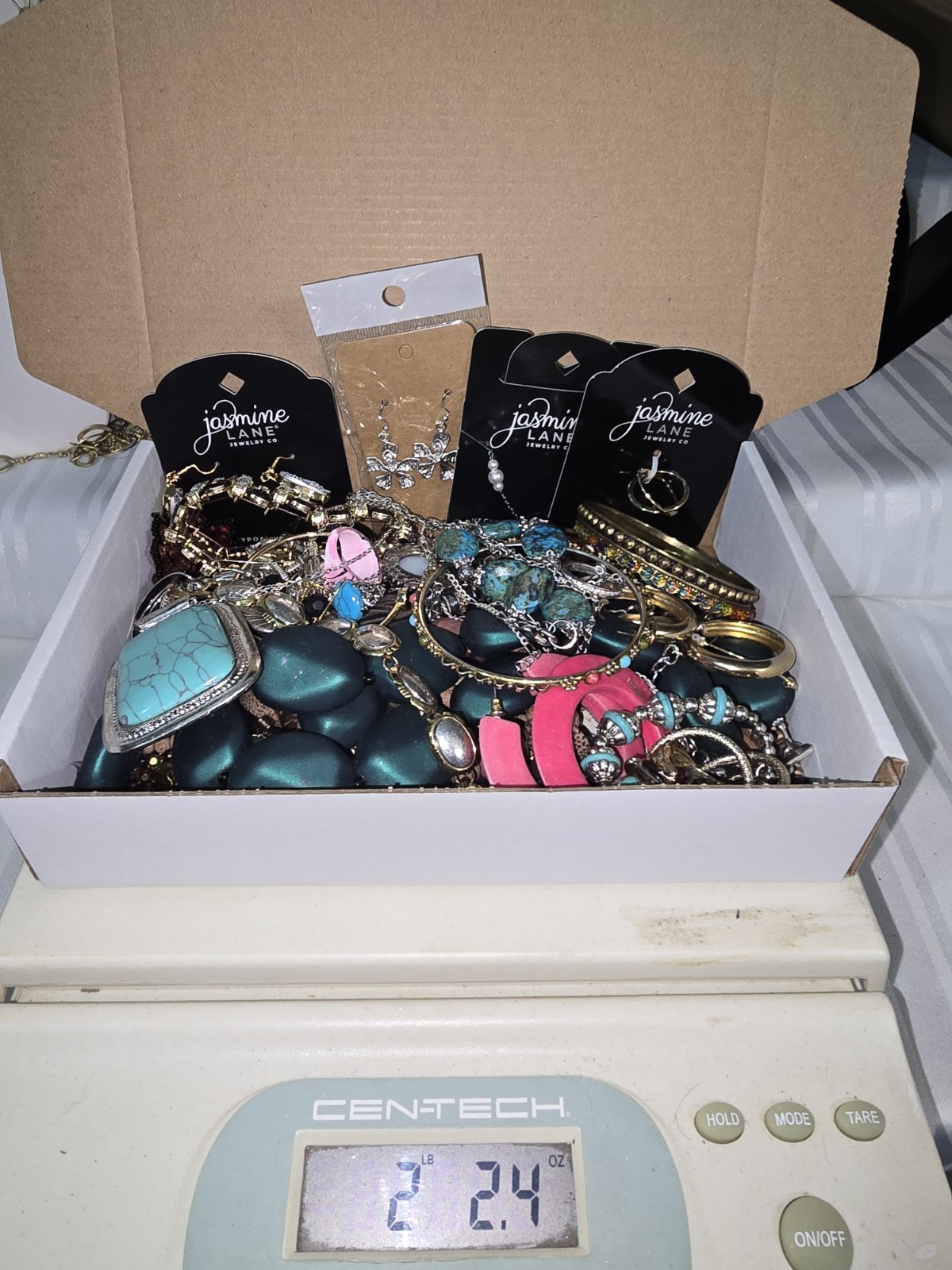 Vintage/Modern All Wear Or Resale Costume Jewelry Lot Weighing 2.2lbs