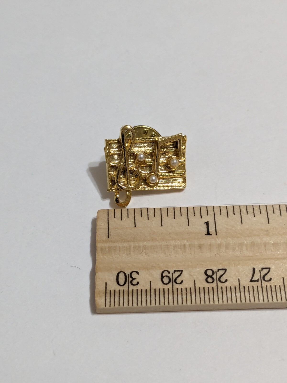 Gold Tone Musical Notes Brooch/Pin With Faux Pearls. 3/4″.