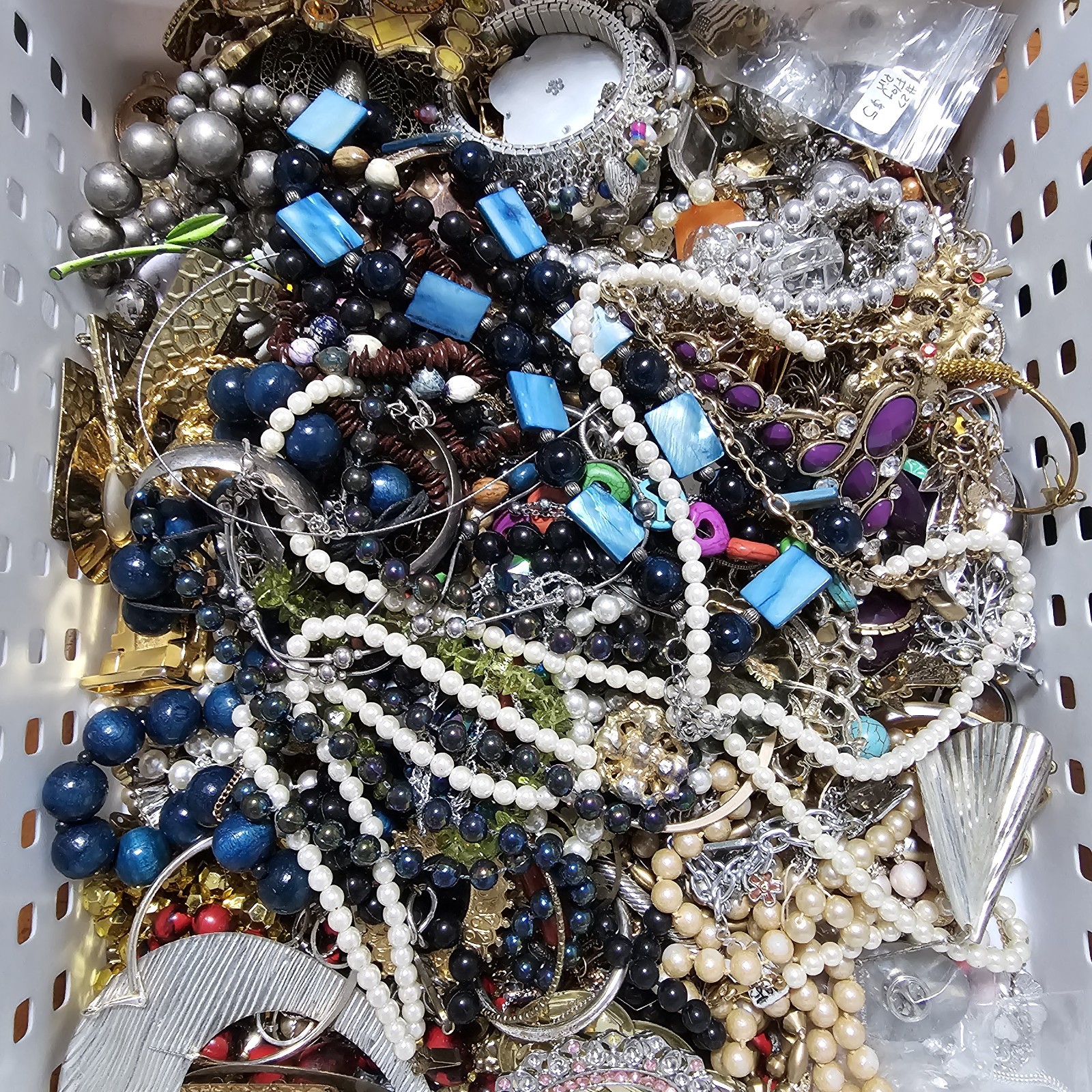 1 Pound VTG To Modern FASHION JEWELRY Lot Wearable Reuse Resell See Description