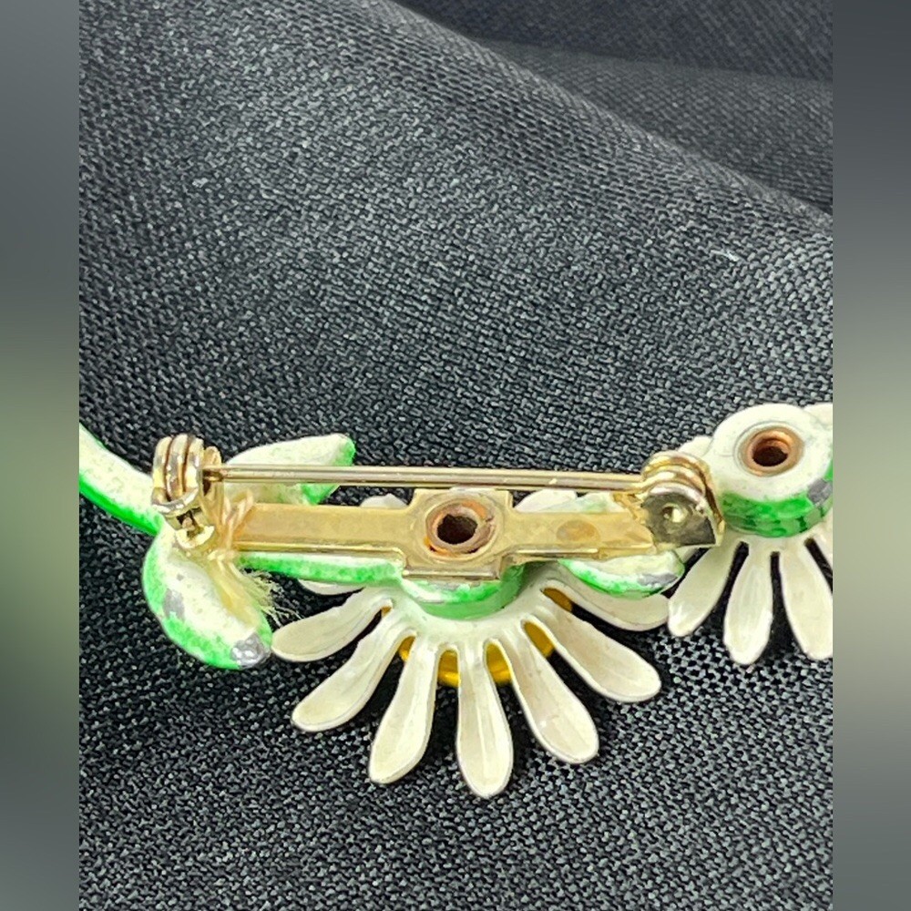 Vintage Daisy Flower Enamel Brooch Pin Yellow White Green Approximately 2”