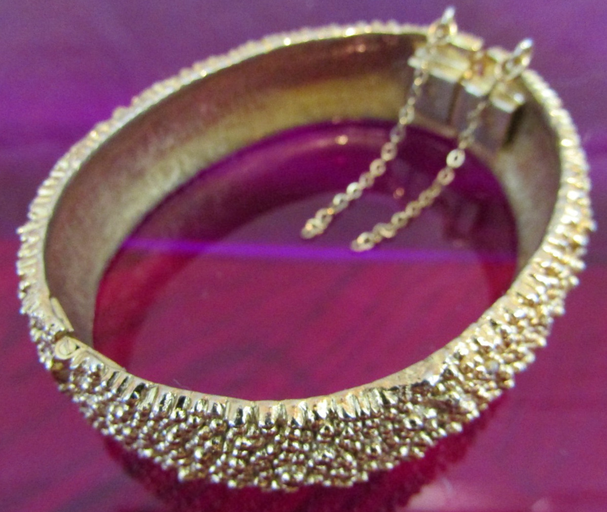 Vintage Napier gold tone bracelet textured Bark Finish safety chain box tab RARE