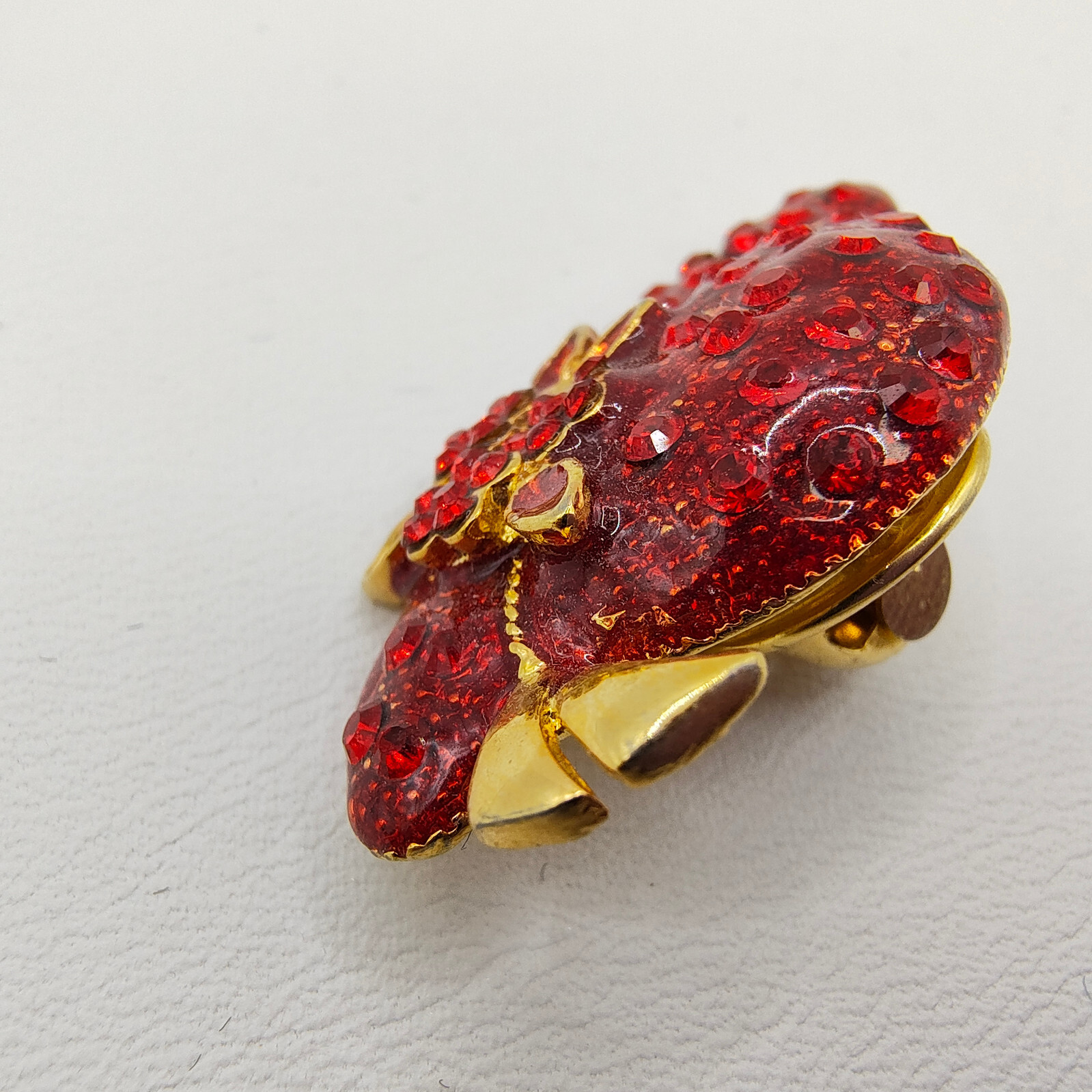 Vintage Red Hat Society Lapel Pin Brooch Enamel Rhinestone Gold Tone 1.5″