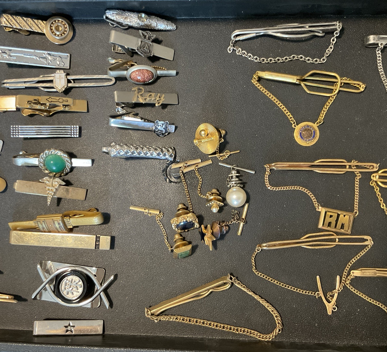 VINTAGE 87 PC MEN’S JEWELRY LOT CUFFLINKS TIE BARS CHAINS, TACS & SETS FREE SHIP