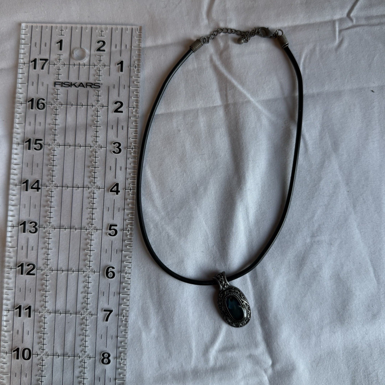 Vintage 90’s Necklace Pendant Leather Cord