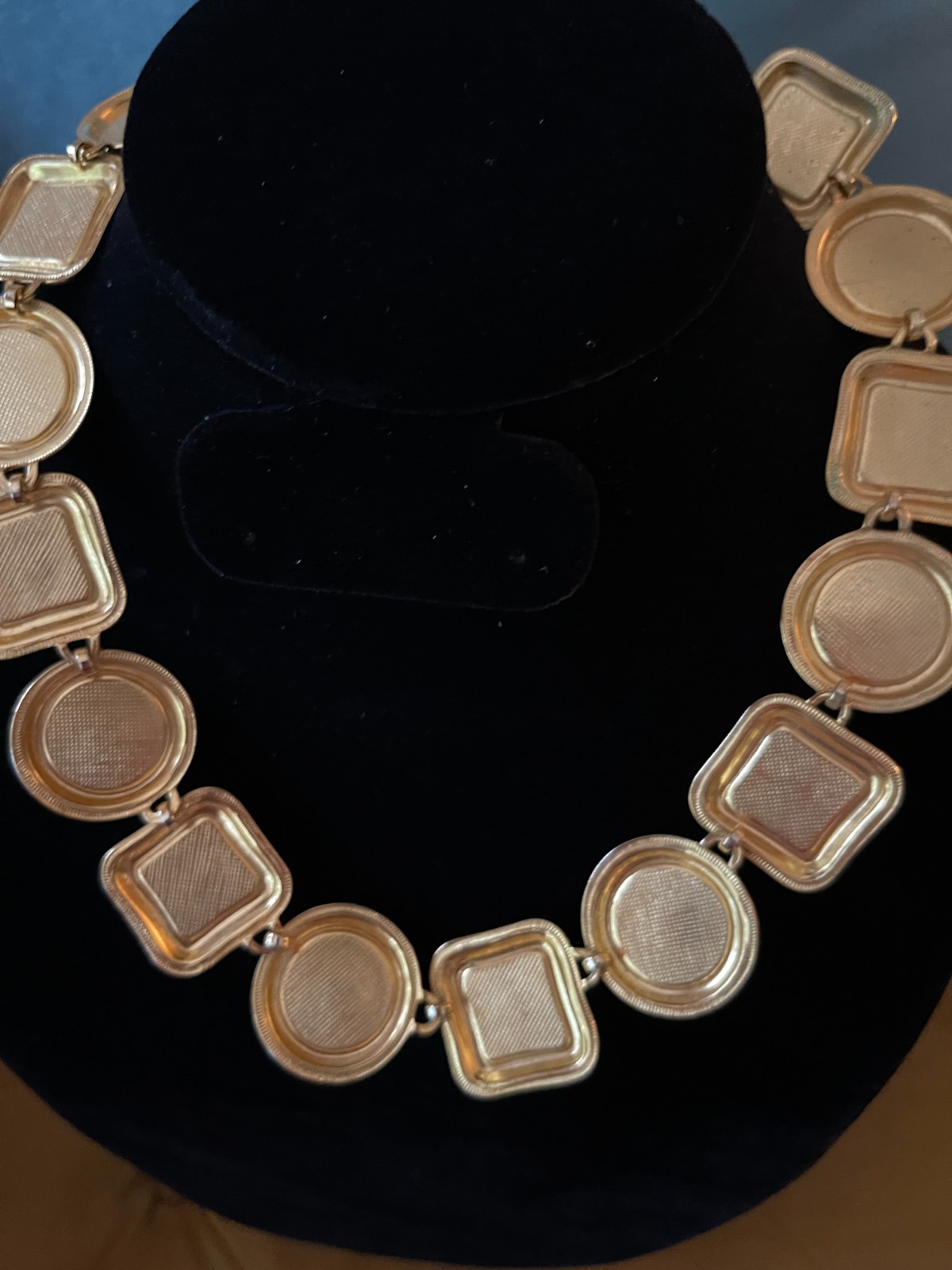 Vintage 1980s Gold Tone Statement Necklace Faux Pearl Jewel Tone Epoxy 18″ Toggl