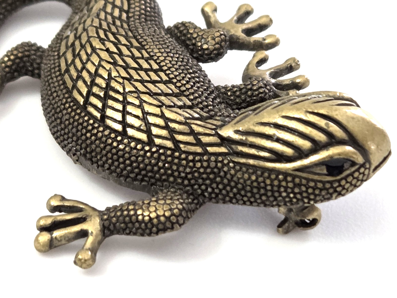 Vintage Lizard Brooch Textured Bronze or Brass Gecko Reptile Pin 2 1/2″