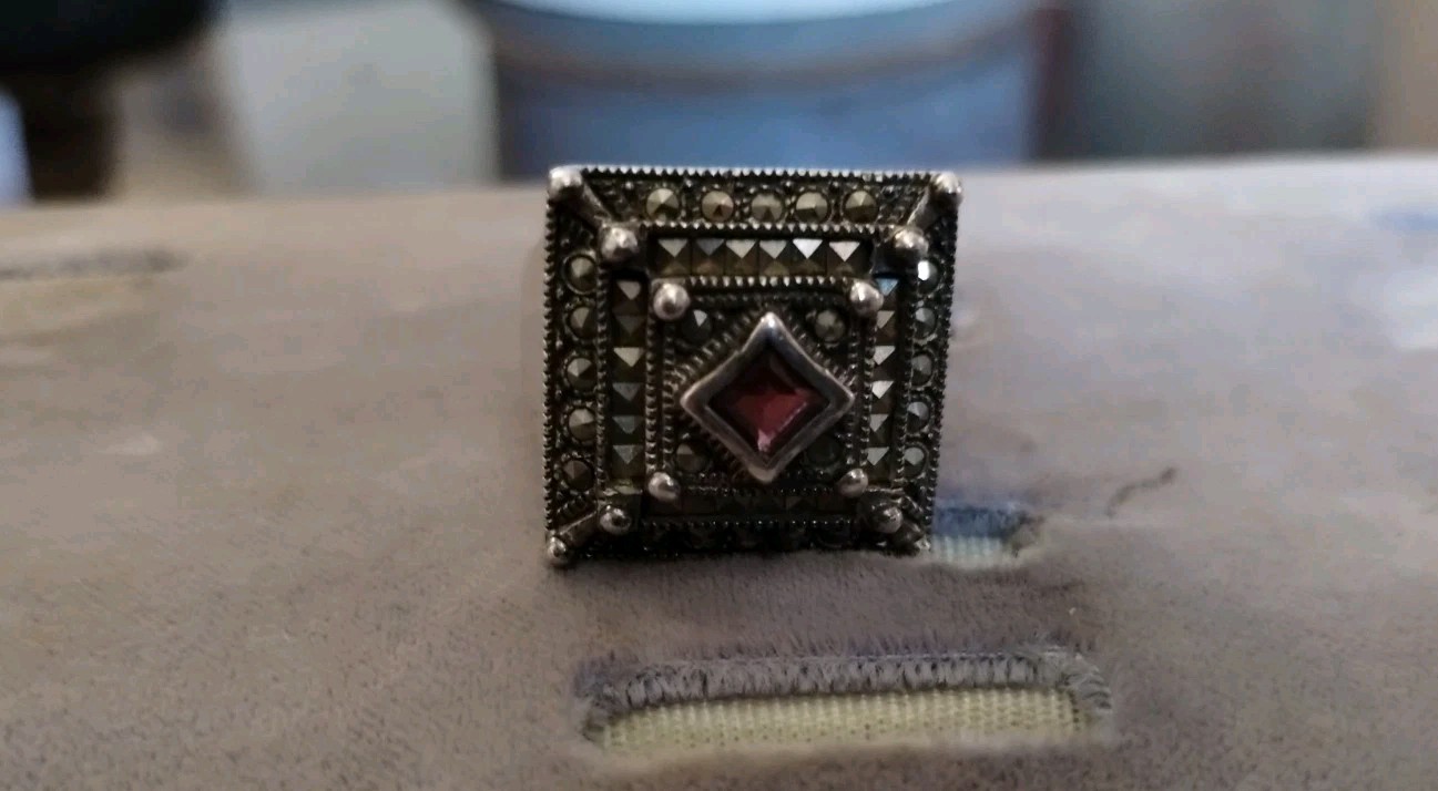 Vintage Dee Berkley DBJ Sterling Silver Garnet Marcasite Ring Size 6.5