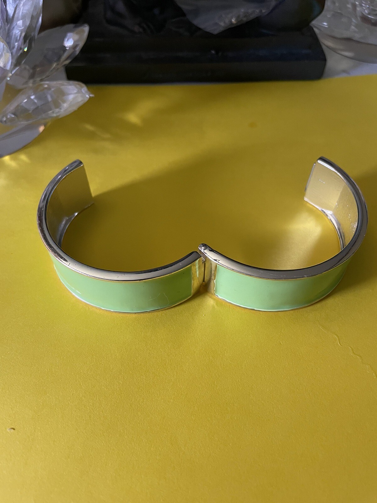 Vtg Enamel Lime Green & Silver Tone Trim Magnetic Hinged Bracelet