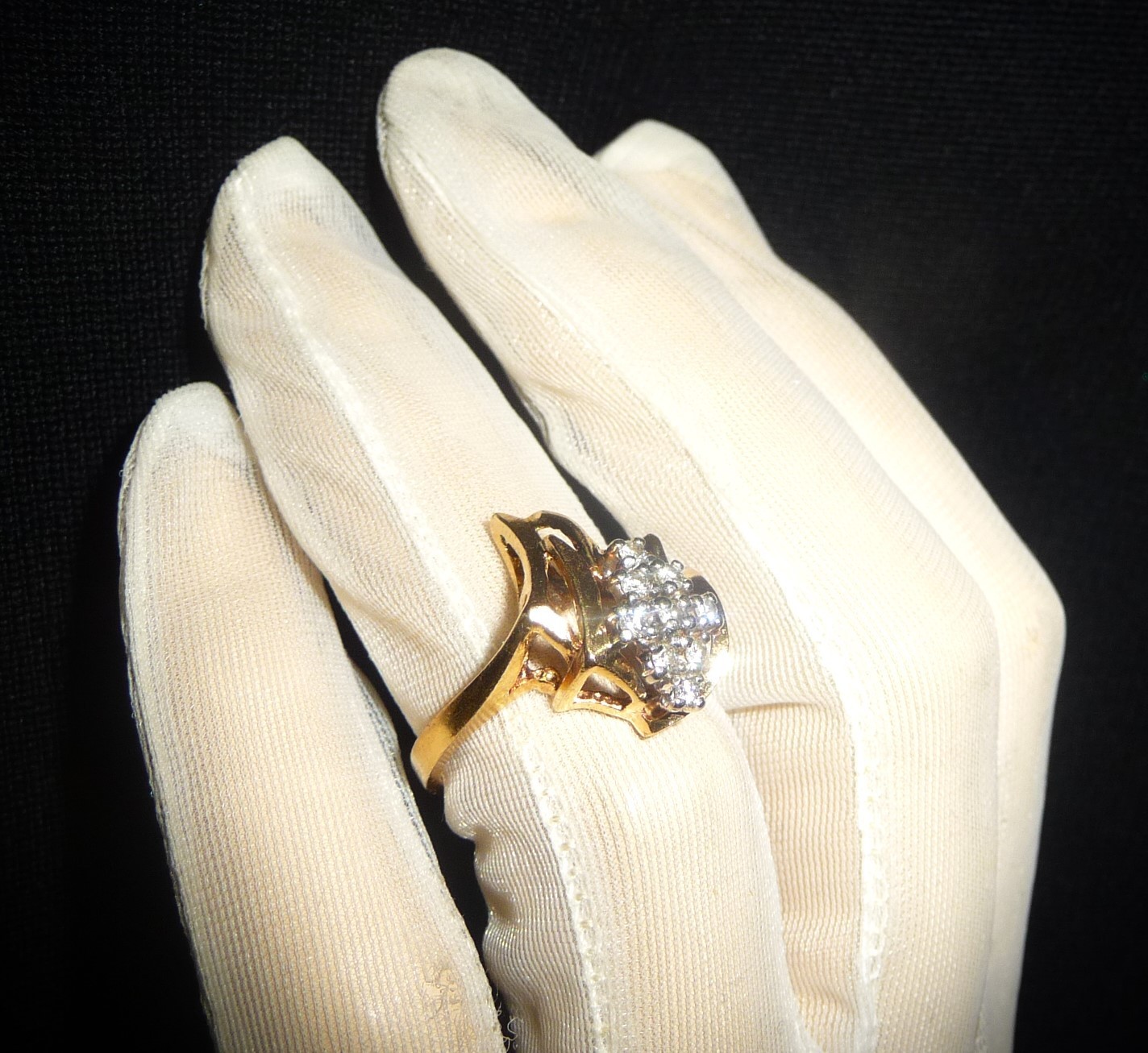 GORGEOUS ESTATE VINTAGE DESIGNER VR 14K YELLOW GOLD DIAMOND CLUSTER RING!