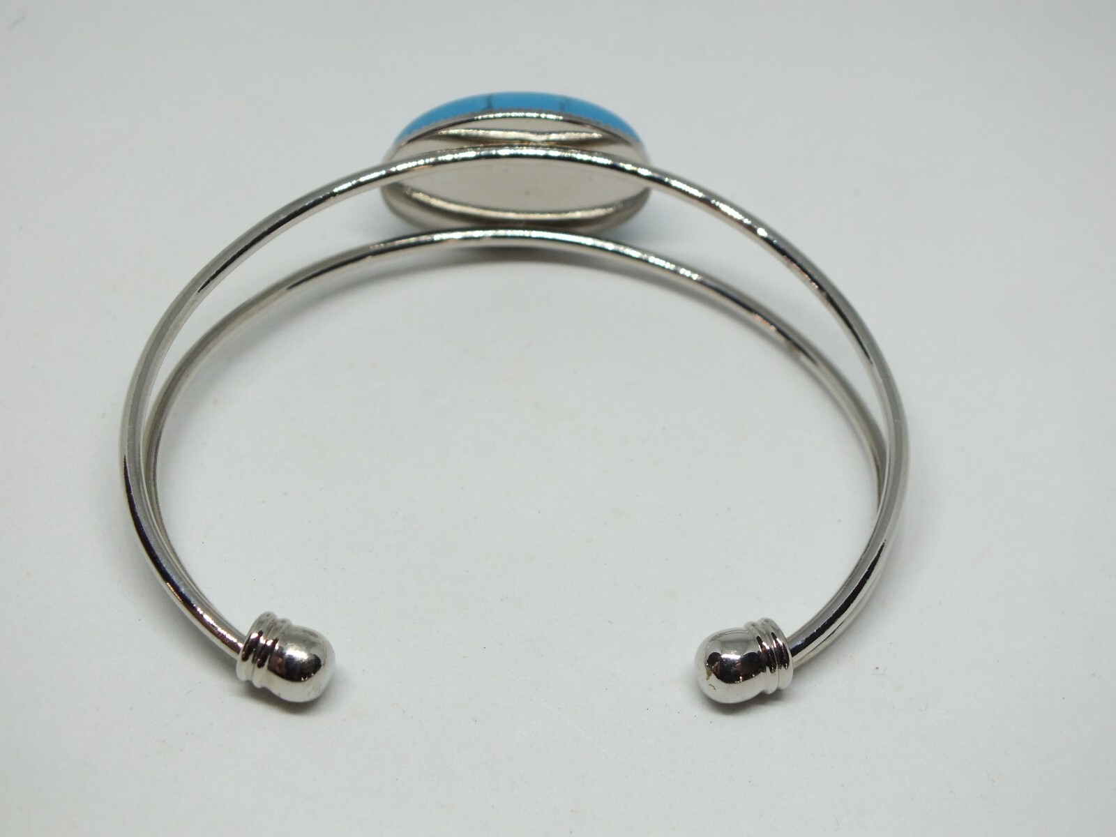 Beautiful Cuff Bracelet Silver Tone Turquoise Cabochon 3/4″ Wide x 2 3/8″ Acr ID