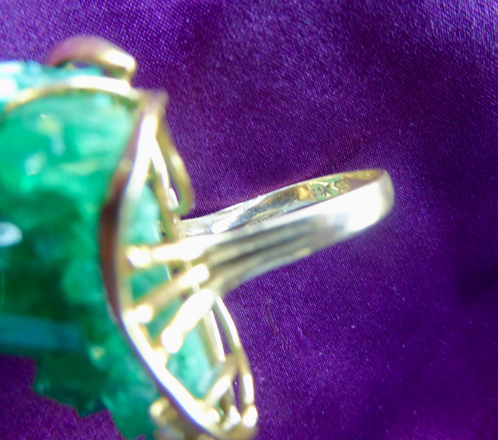 Vintage 1970s 14k Gold and Synthetic Emerald Crystal Ring Freeform Brutalist