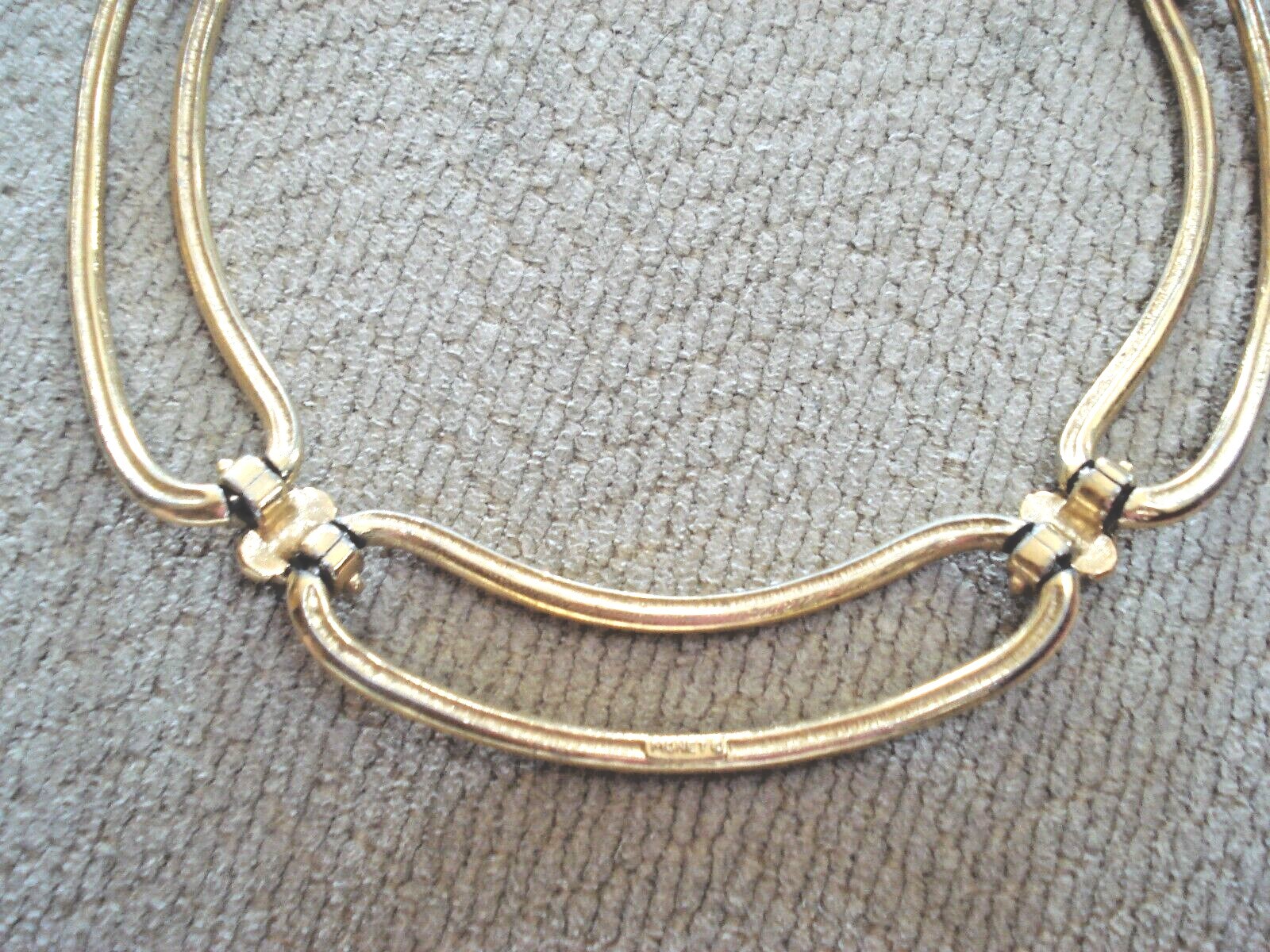 Rare Monet Gold Plated Elongated Shell detail Linked Choker Necklace