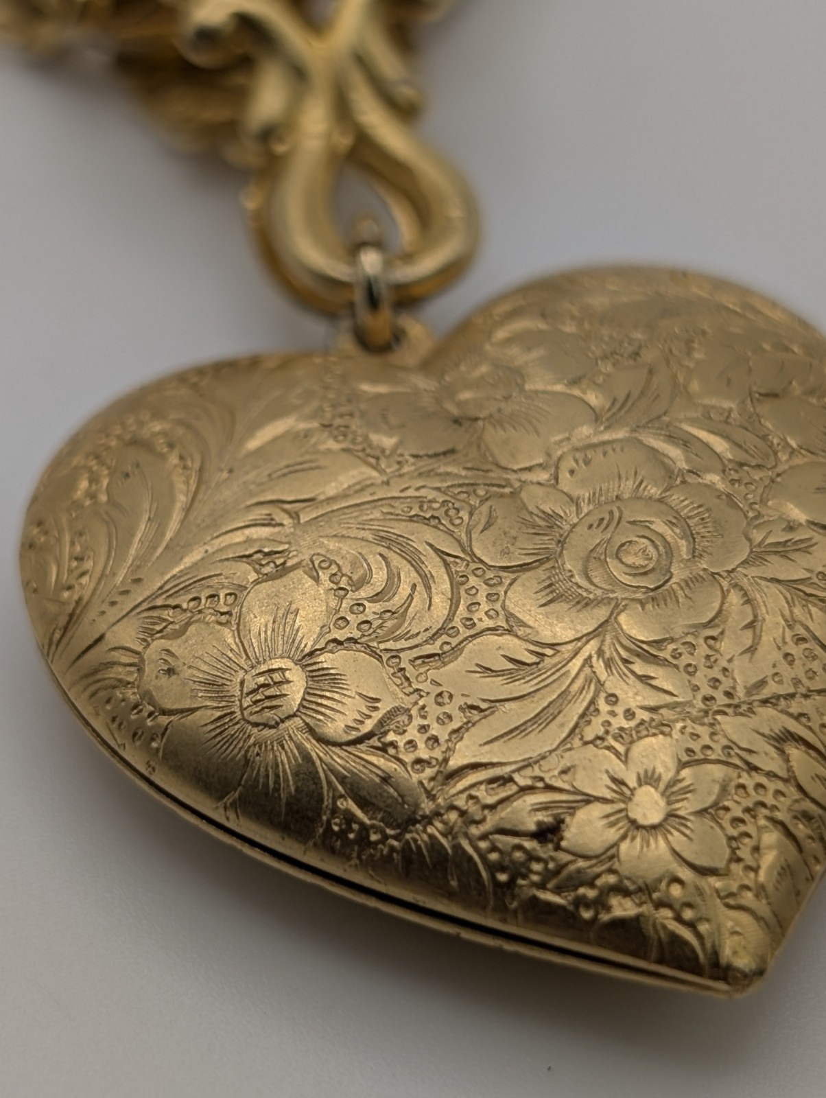 Vintage Floral Heart Locket Pendant 16″ Mariner Coffee Bean Link Chain