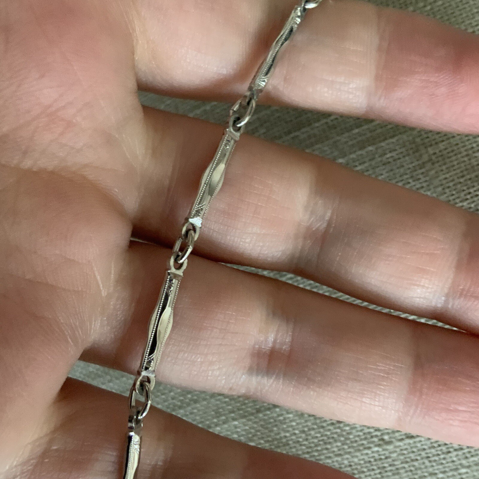 Vintage 70s etched textured bar link chain in silver tone metal