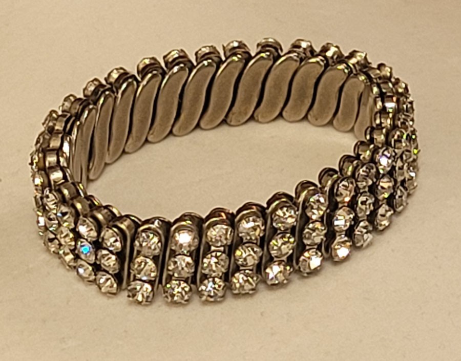 Vintage G & CO Rhinestone Expanding Bracelet Bangle Hong Kong