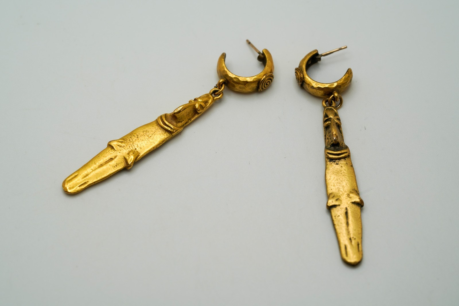 Vintage ALVA Primitive Gold Tone Dangle Earrings 7cm JB43