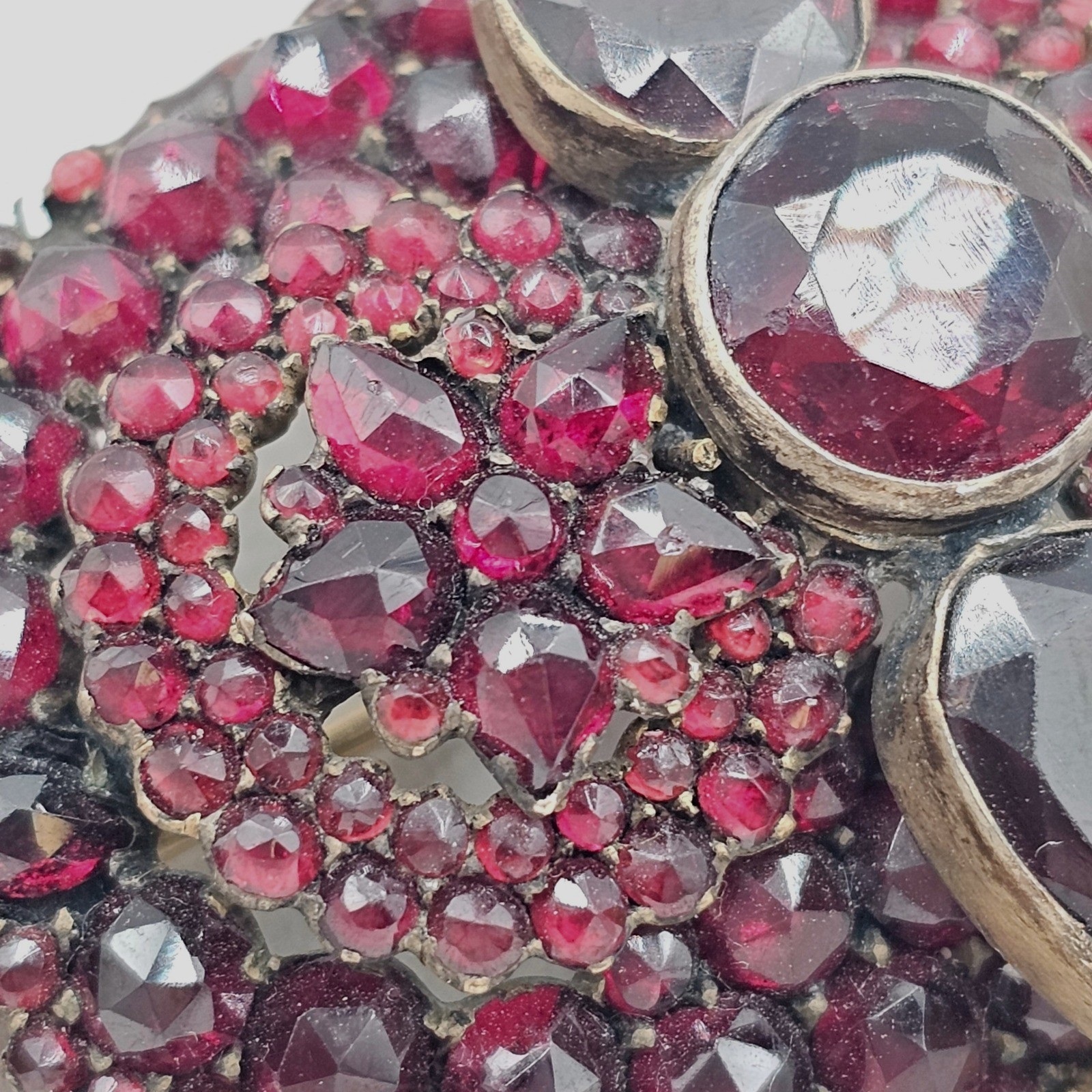Vtg Bohemian Czech Garnet Brooch Deep Red Victorian Style Floral Cluster 2.5″