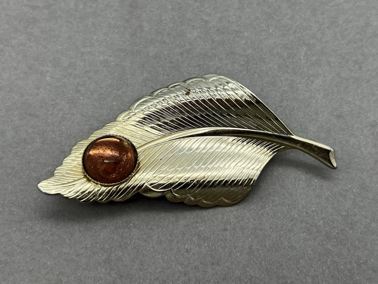 Vintage Leaf Brooch Gold Tone Amber Cabochon Nature Pin Retro Botanical Jewelry
