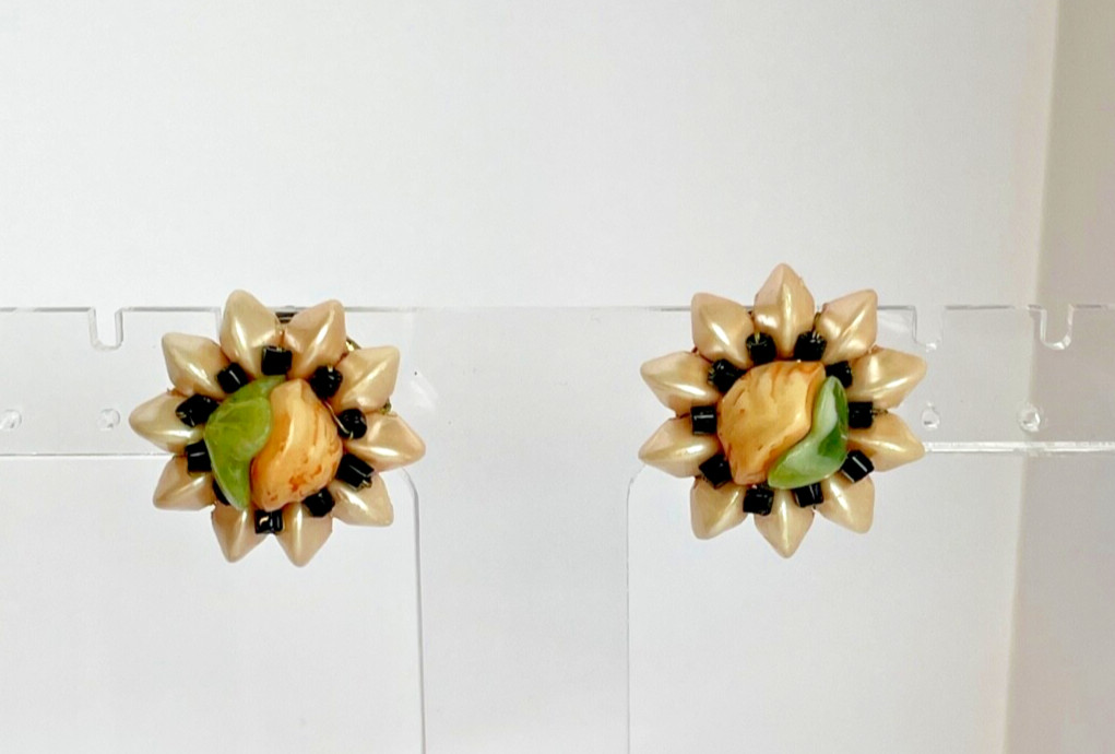Shell & Acrylic Flower & Leaves Vintage Clip Earrings-G 92
