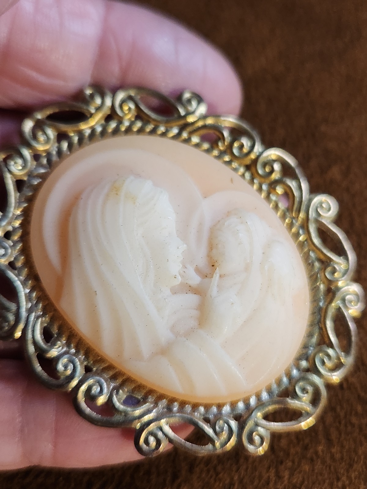 Vintage Madonna And Child Cameo Brooch In Gold Tone