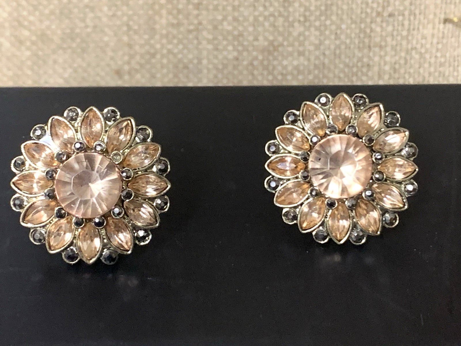 RARE 1950’S VINTAGE PINK CHAMPAGNE CRYSTAL&MARCASITE POST BACK EARRINGS-EXC COND