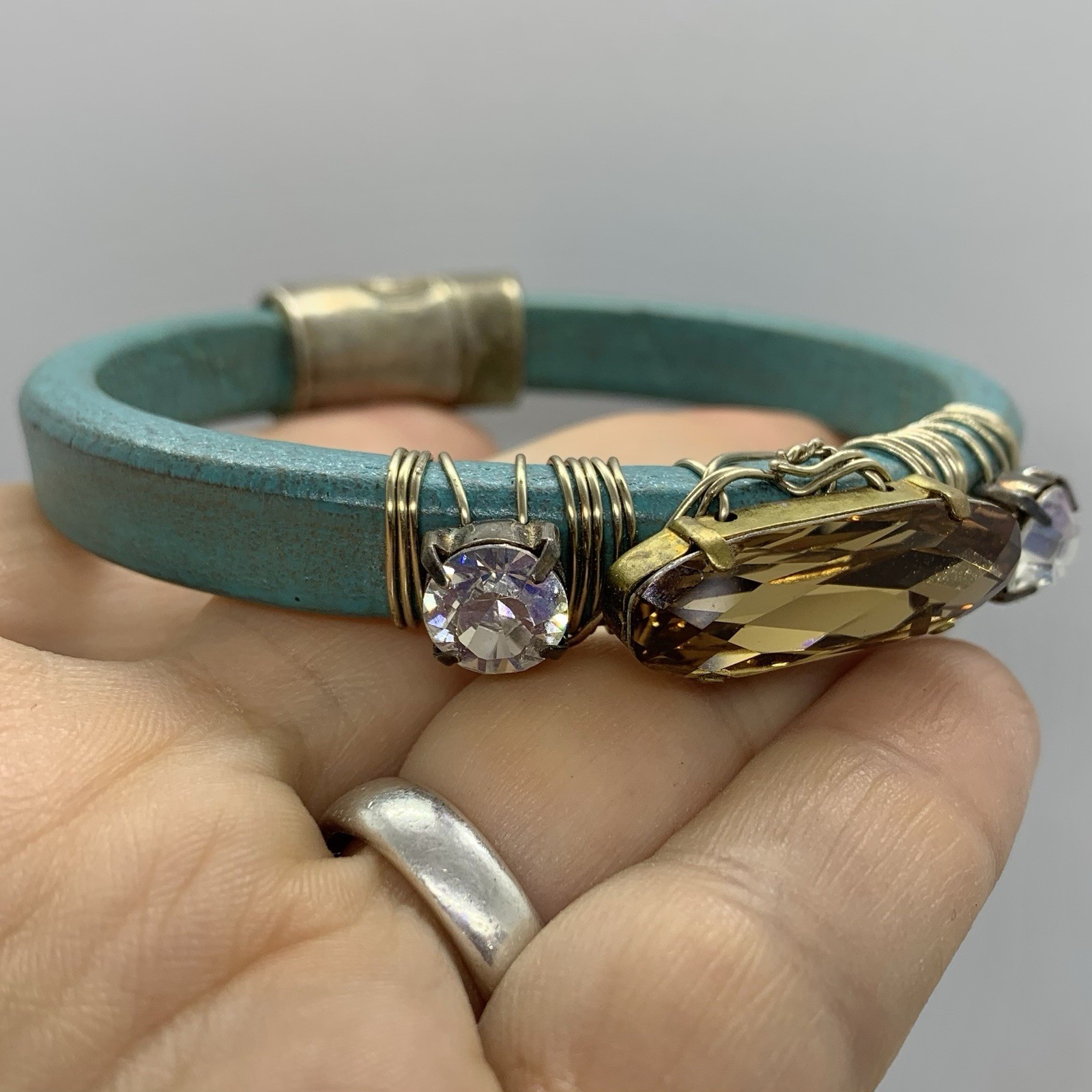 Vtg Turquoise Leather Rhinestone Bangle Cuff Bracelet Size 7.5” Southwestern