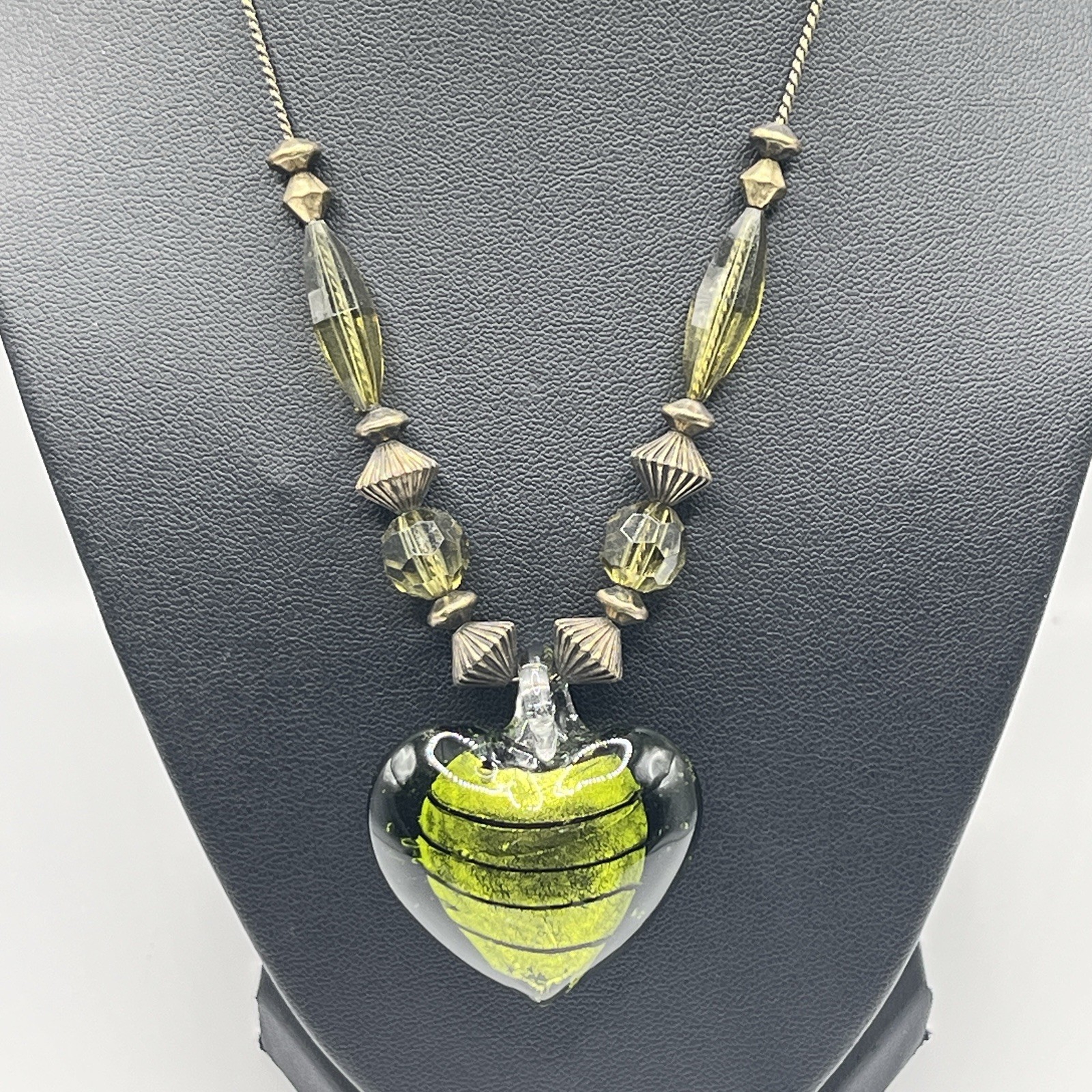 Vintage Murano Style Green Foiled Art Glass Puffy Heart Necklace 18”