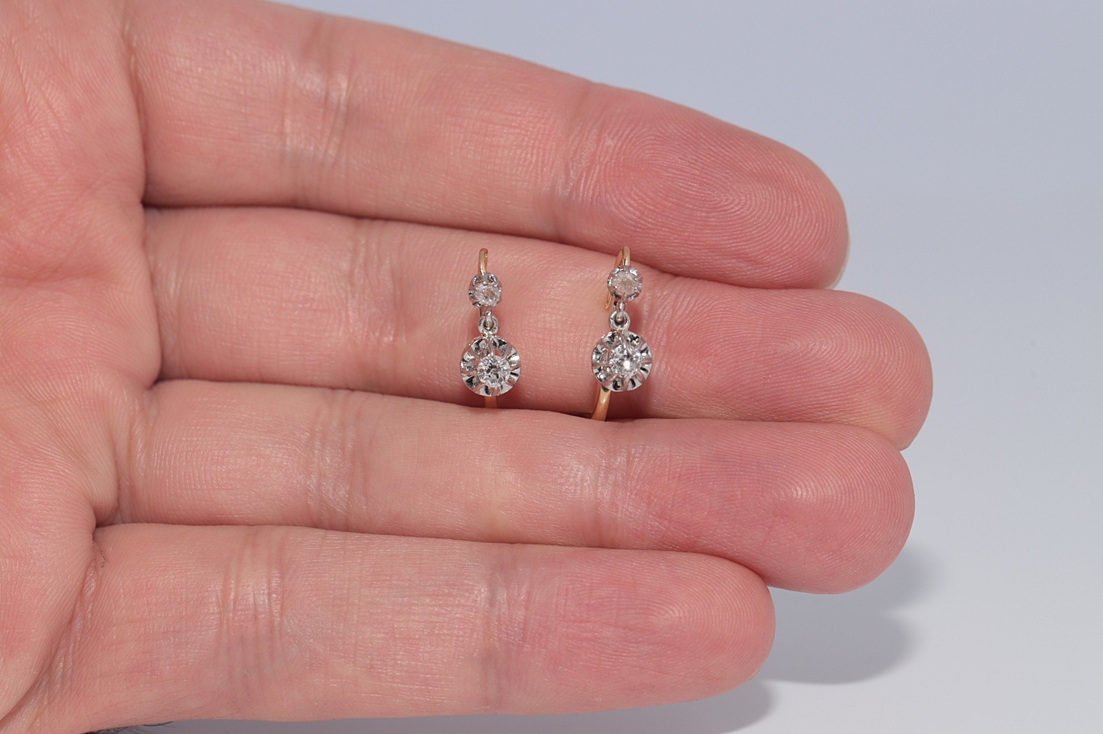 Antique Circa 1920s 18k Gold Art Deco Natural Diamond Decorated Earring