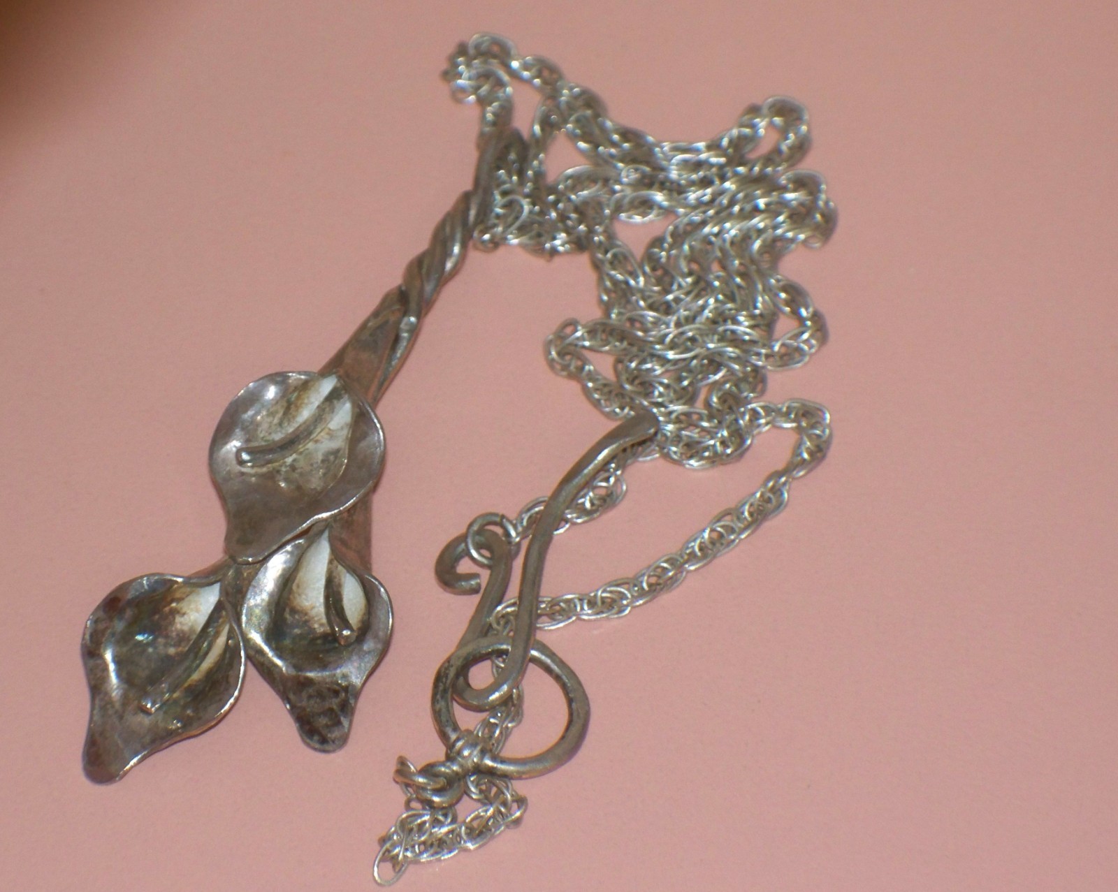 Vintage Handmade STERLING Silver CALLA LILY Pendant NECKLACE English Signed LR