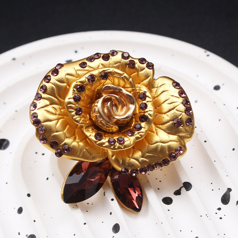 Fashionable Vintage Sophisticated Elegant Enamel Rose Brooch Jewelry Gift