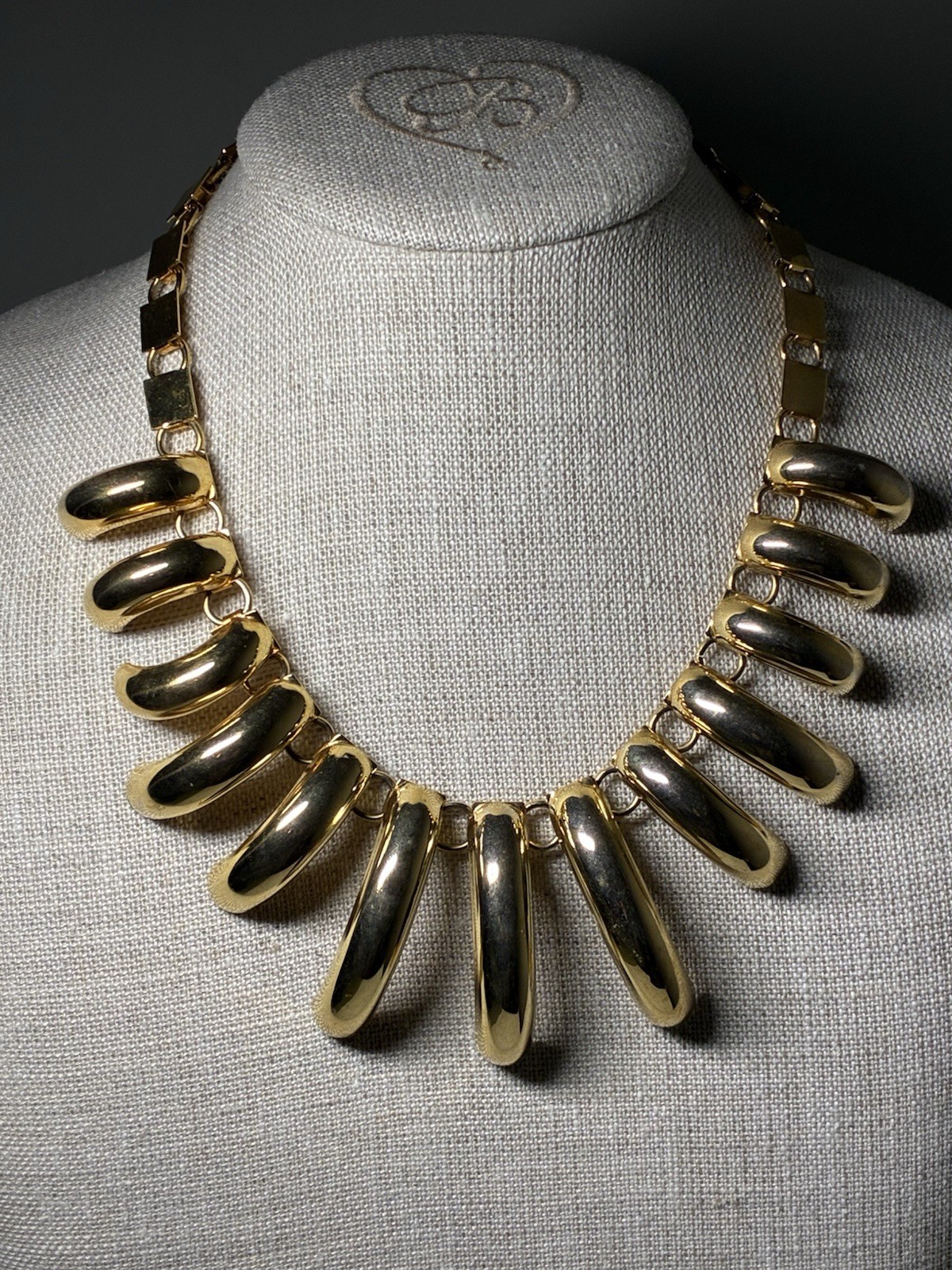 Vintage Gold Tone Cleopatra Fringe Bib Collar Necklace Mod Chunky Statement Hook