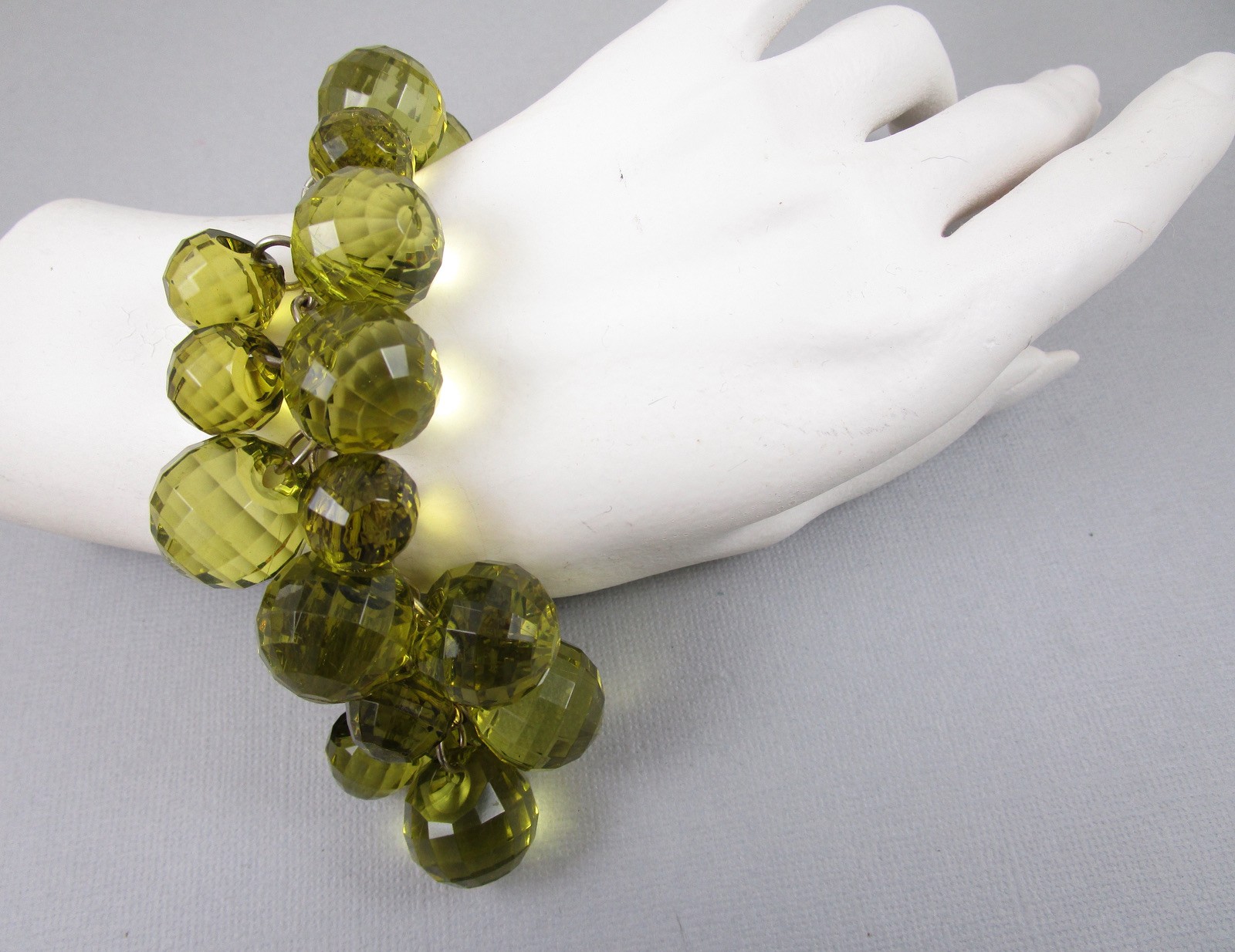 UNIQUE MILLIE D GREEN ACRYLIC FACETED BEAD “CHARM” BRACELET FROM PIMLICO PLACE
