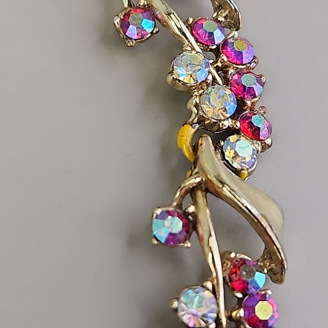 Vintage BSK Rhinestone Necklace AB Red Gold Tone Choker 16″