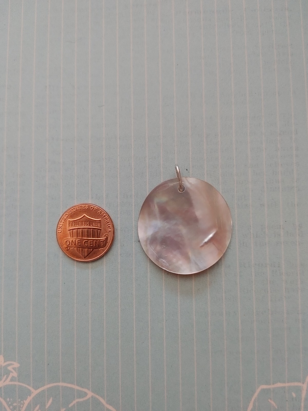 Vintage pendant natural sea shell mother of pearl round sterling silver