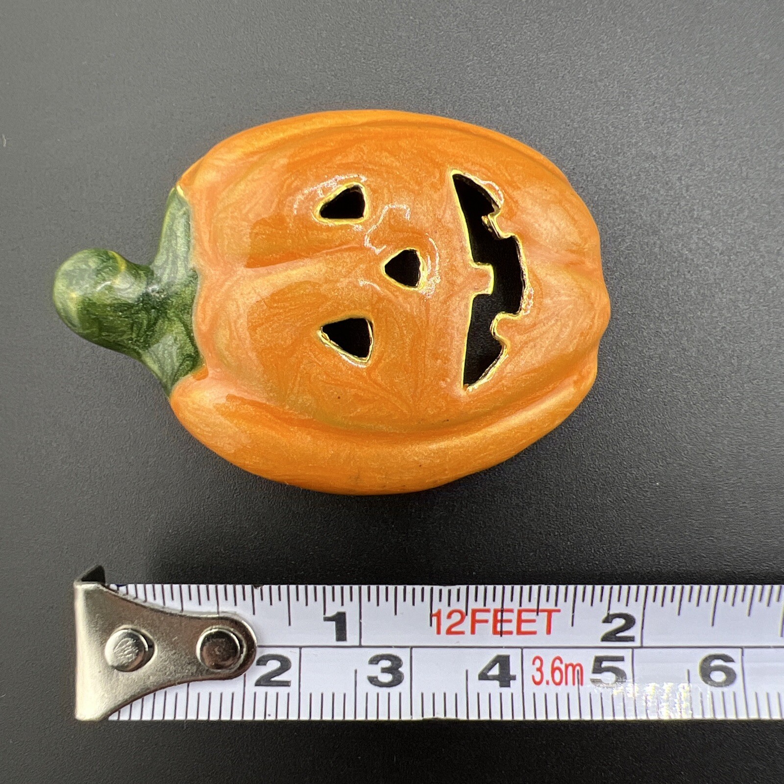 VINTAGE Orange Green Enamel Halloween Brooch Pin *A53