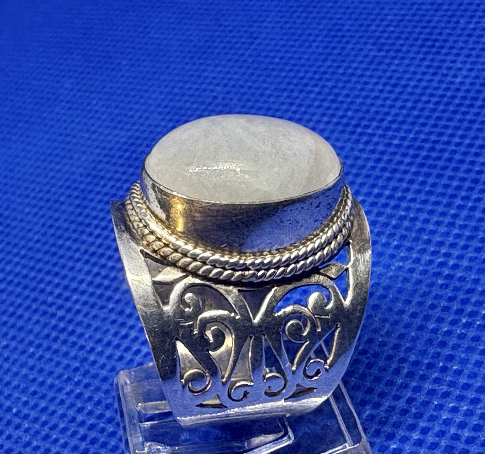 Y68 Chunky 925 Silver Ring size 8.75 Rainbow Moonstone 7 Ct 7.98 g