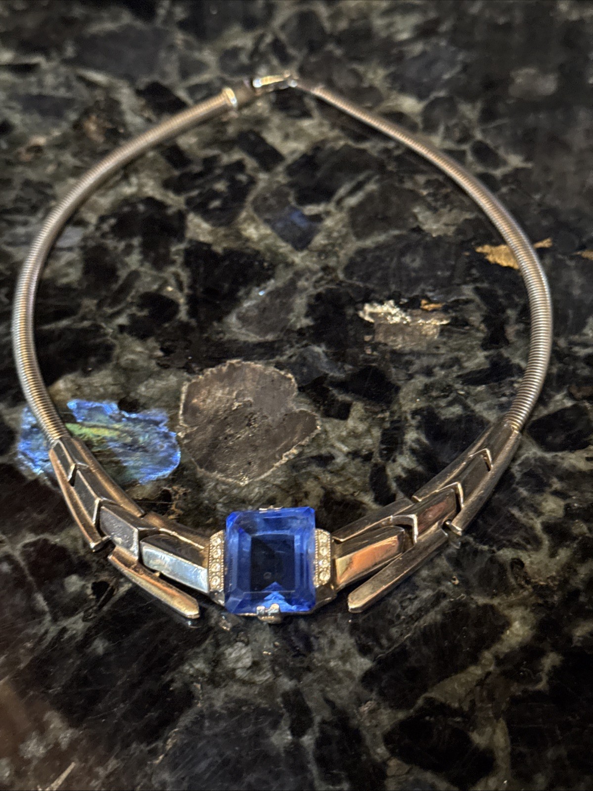 Vntg Art Deco Faceted Peking Blue Glass Open Back Choker Necklace Corocraft? EUC