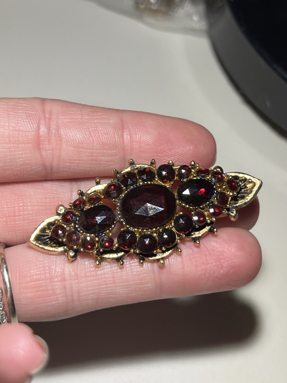 Vintage ART Red Garnet Rhinestone Gold Tone Brooch Pin