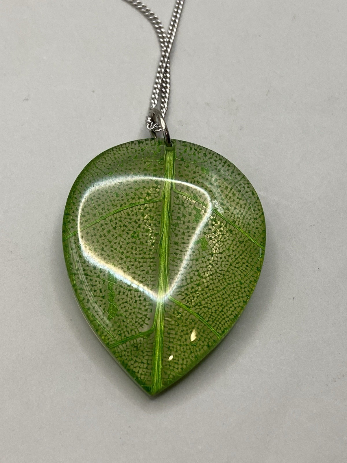 Vintage Green Resin Leaf Skeletal Pendant Necklace Silver Tone Chain Nature