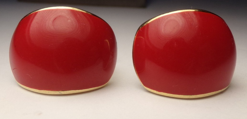 VTG 1980’S NAPIER RICH RED ENAMEL GOLD TONE ADJUSTABLE CLIP-ON CLIP EARRINGS 1″