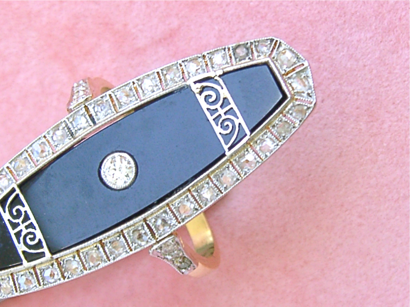 ESTATE ART DECO .67ctw DIAMOND BLACK ONYX 18K RIGHT-HAND LONG COCKTAIL RING