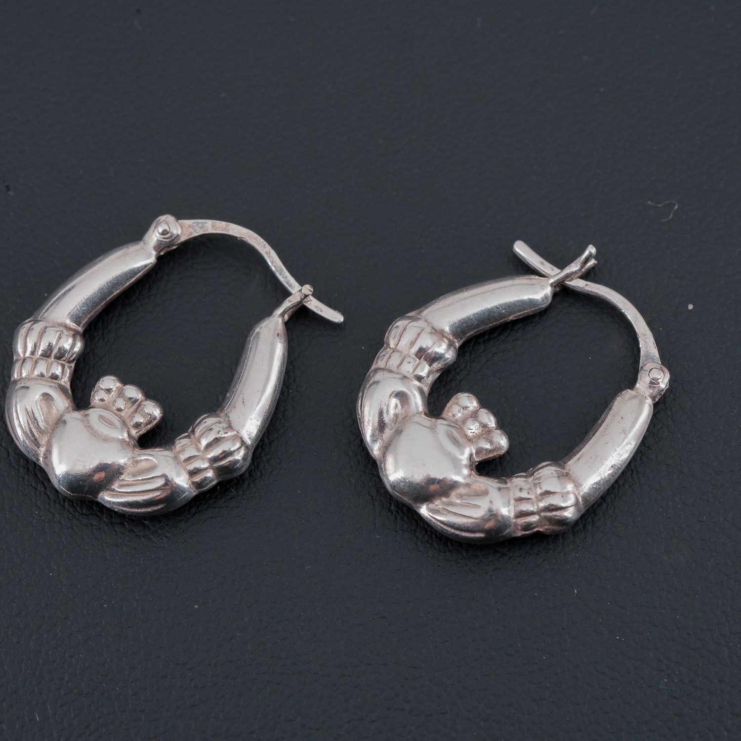 3.3g Solvar Dublin Sterling Silver Claddagh Hoop Earrings Ireland Vintage 0.85in