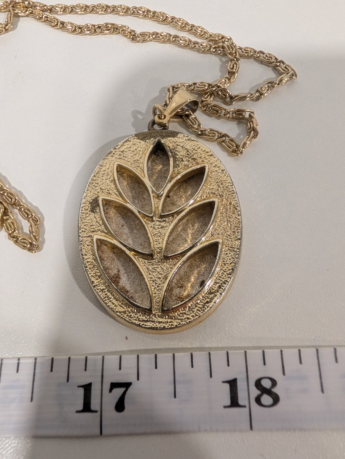 Vintage 1978 Sarah Coventry Spring Bouquet Gold Tone Flower Pendant Necklace