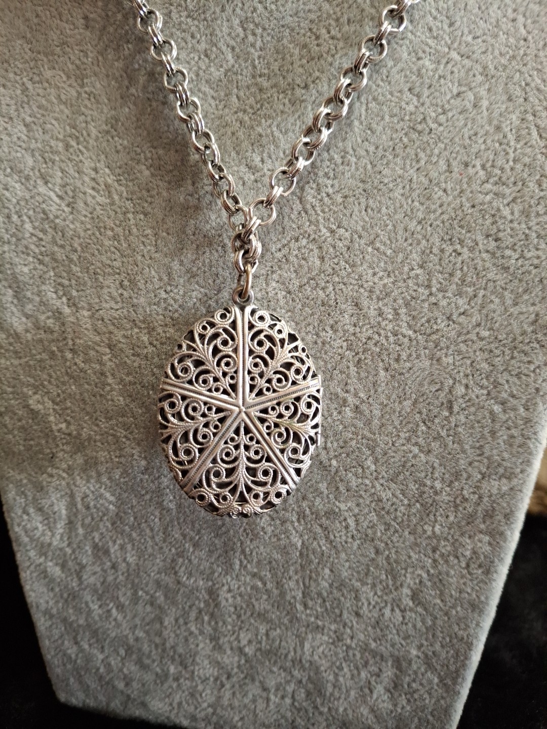 Vintage Signed Napier Silvertone Floral Runway Couture Locket Necklace, 1971