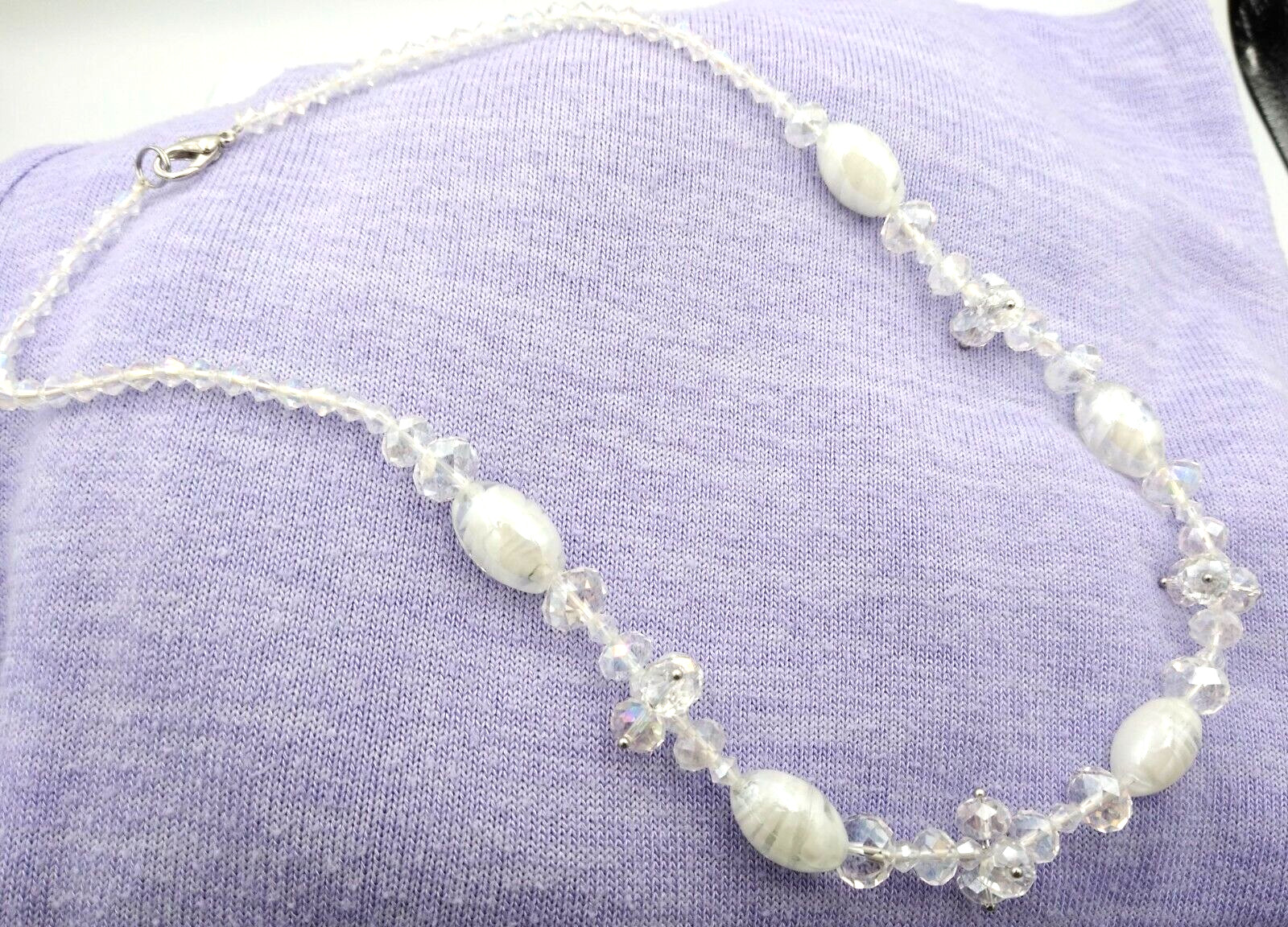 Vintage~~Stunning~~Faceted Crystal Glass Beads Necklace~~20″~~White/Clear